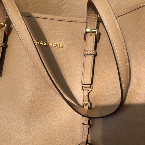 Michael Kors Authentic Tote Bag - Picture 3 of 3